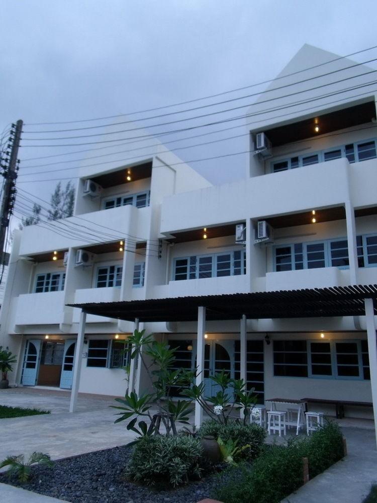 Albatross Guesthouse @ Thungwualaen Beach Pathiu Экстерьер фото