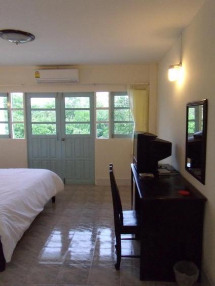 Albatross Guesthouse @ Thungwualaen Beach Pathiu Экстерьер фото
